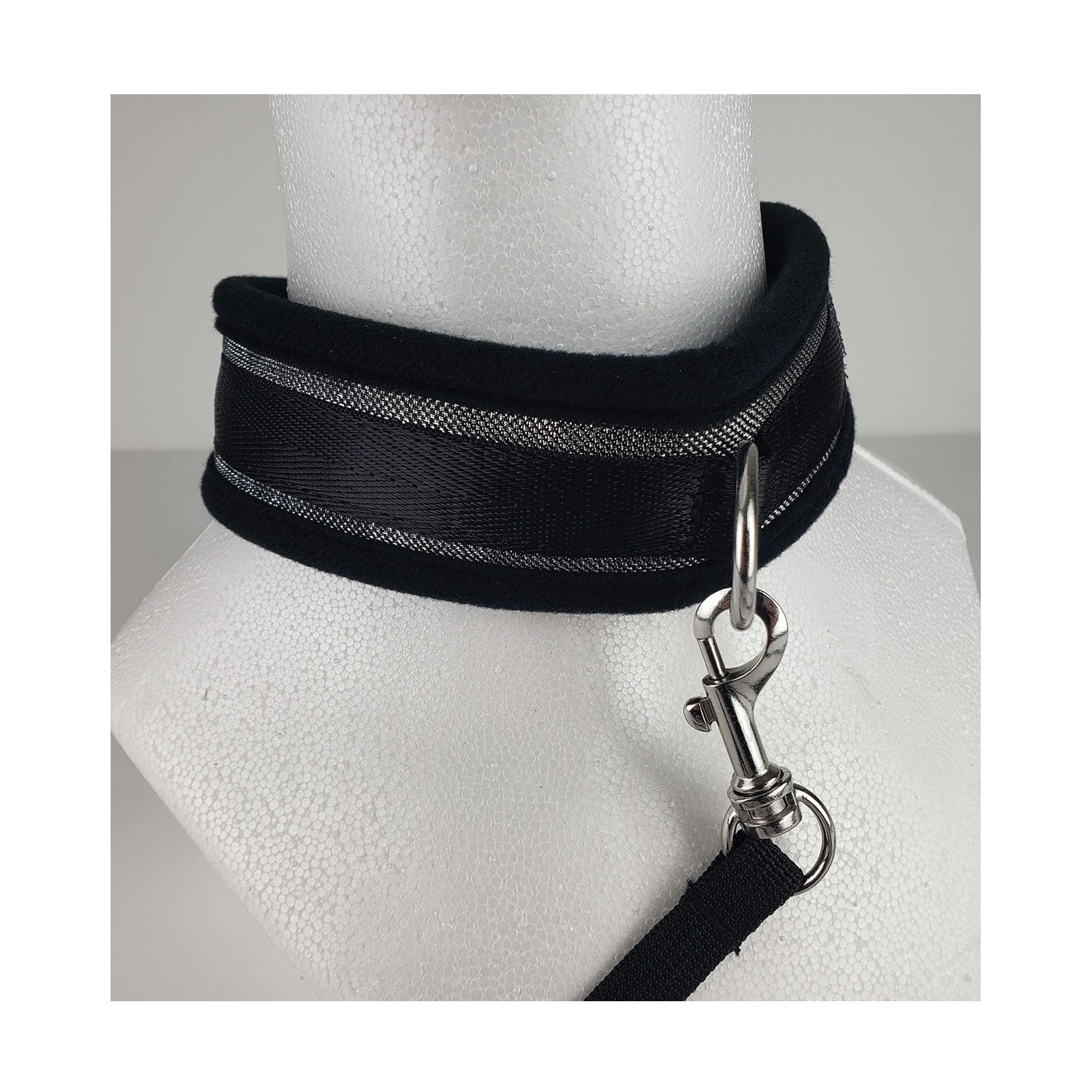 Conjunto de Collar y Correa Spartacus de Neopreno Conjunto de Collar y Correa Spartacus de Neopreno