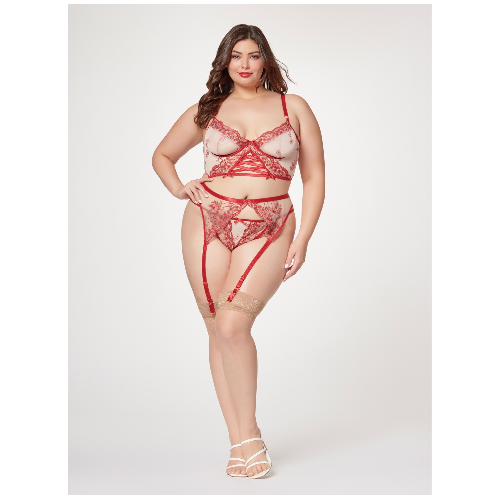 Conjunto de Bustier de Malla Transparente con Bordado Floral Conjunto de Bustier de Malla Transparente con Bordado Floral